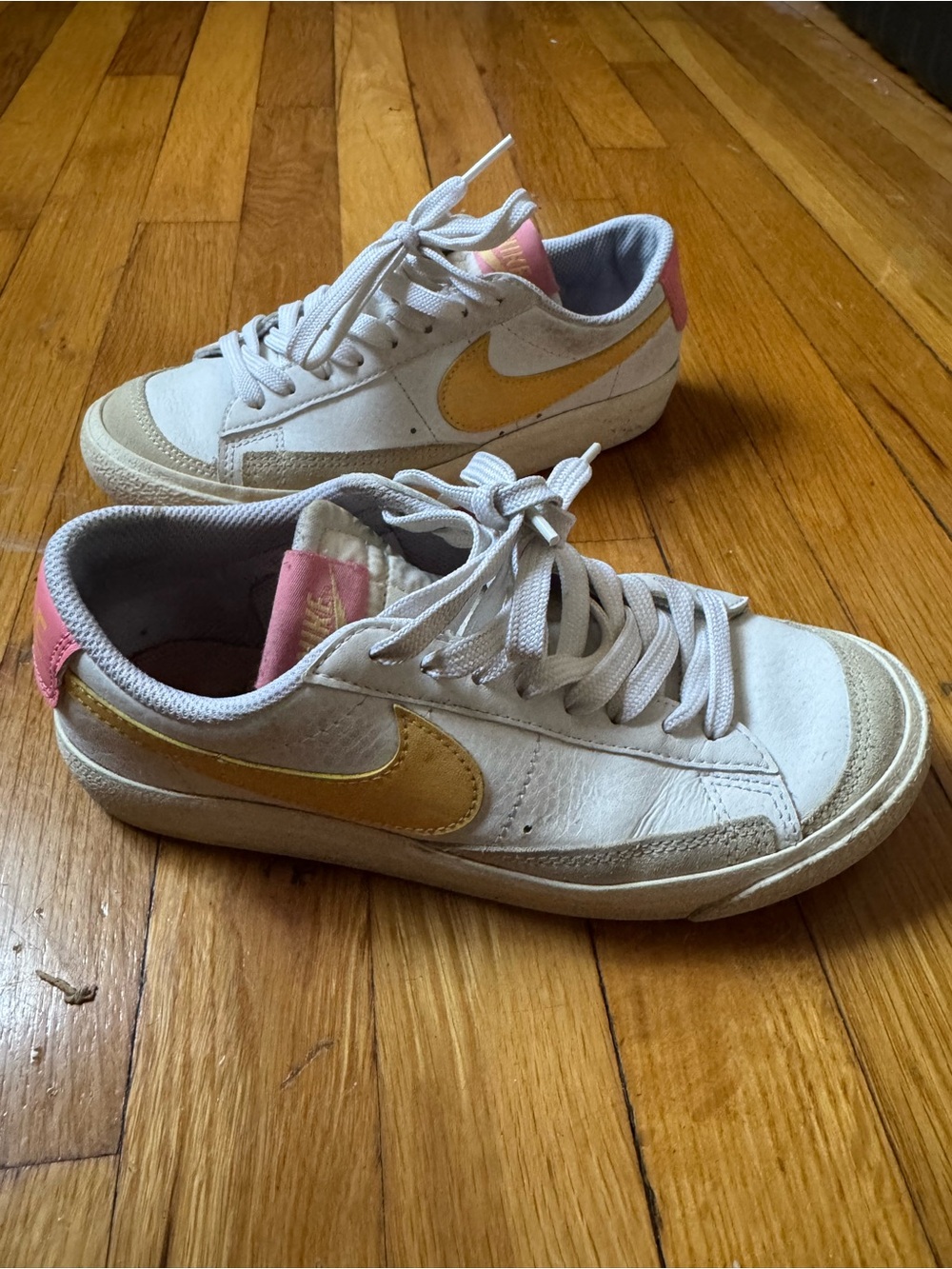 Nike White and Peach Blazer Low ‘77